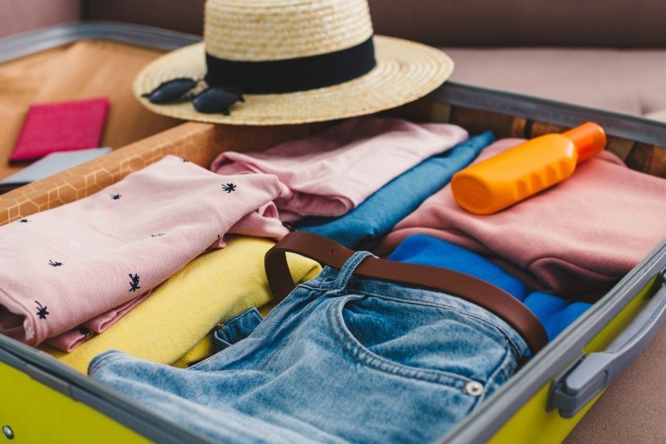 Packing for a womans trip to Italy - copyright Freepik