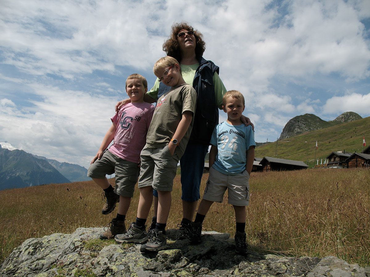 Granny aupair with children in the alps