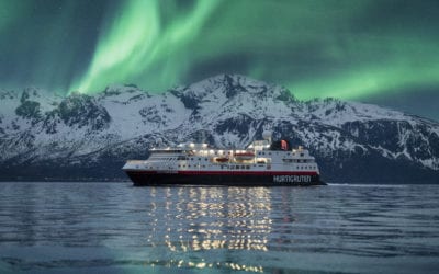 Exclusive Discounts: JourneyWoman Hosts Two 2026 Northern Lights and Midnight Sun Cruises to Norway With Hurtigruten