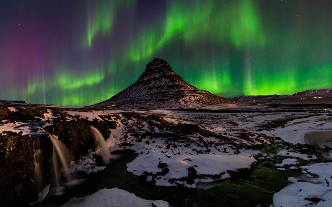 JourneyWoman Explores Iceland