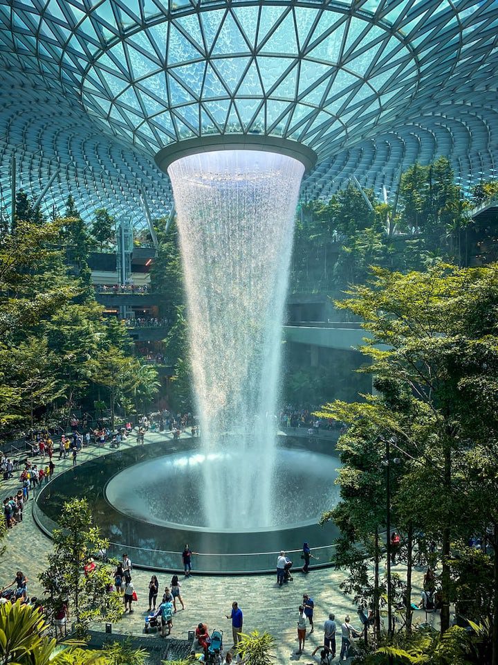 The beautiful Rain Vortex waterfall at Changi Airport