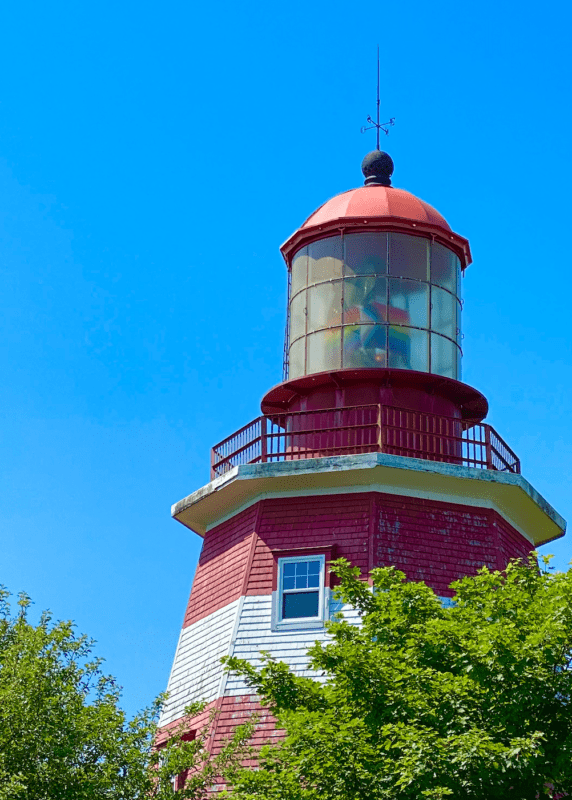 red and white lighthouse