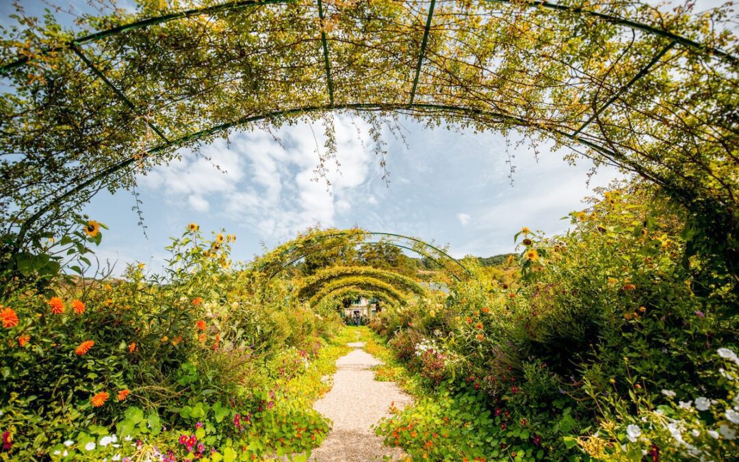 A Stroll Through Five Glorious Gardens in France