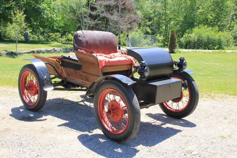 Historical 1903 Ford vehicle