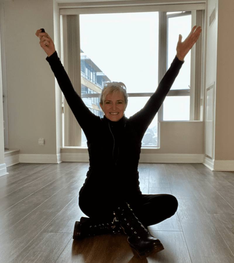 carolyn in condo november 2020 travel full tme