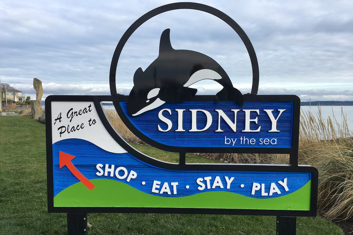 A sign welcoming visitors to Sidney By The Sea, British Columbia