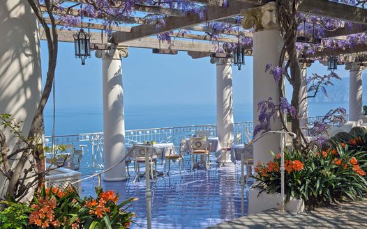 photograph of patio in sorrento italy solo travel tips