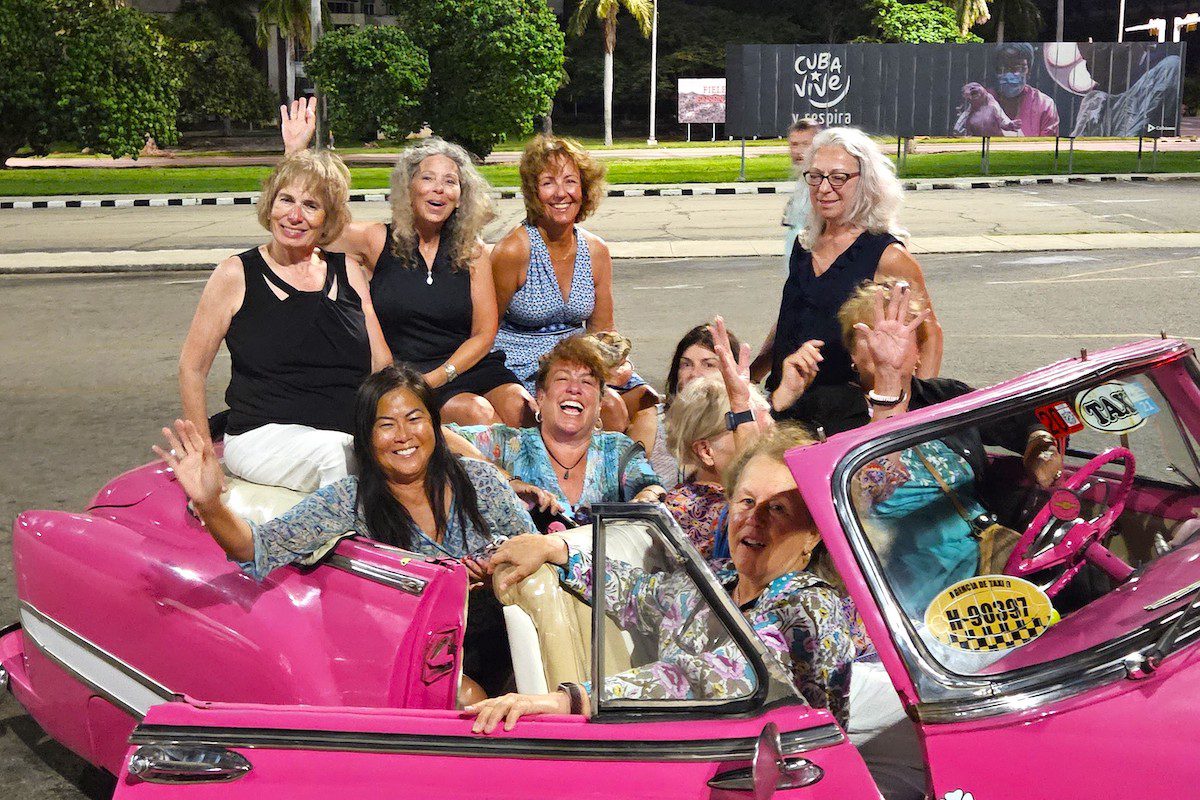 Women spotted the "pink Barbie car" in Cuba