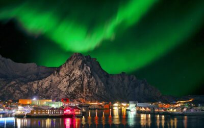 Celebrate JourneyWoman’s 30th Anniversary on a Northern Lights Expedition Cruise with Hurtigruten in December 2024