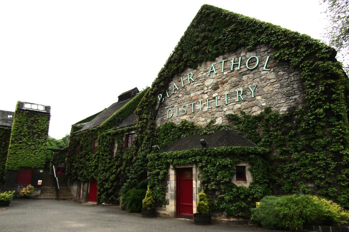 The Blair Athol Distillery oozes heritage, peat and a distinct whiff of whisky!