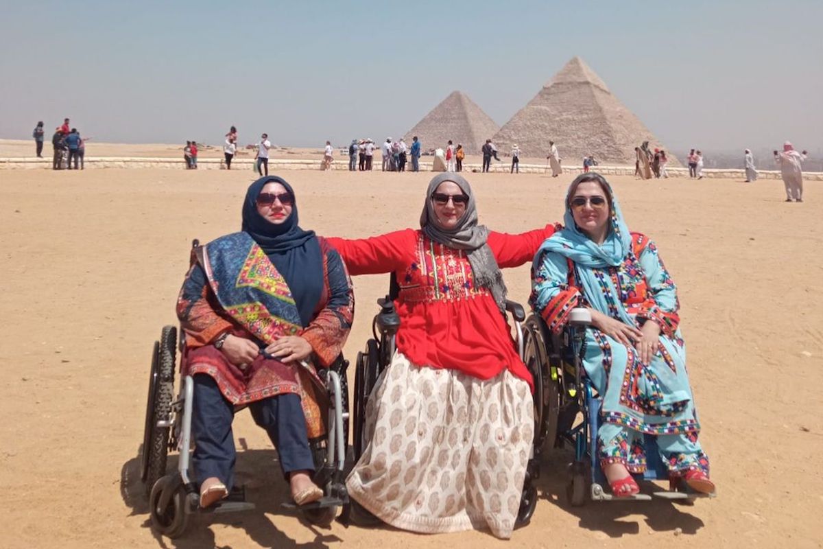 Tanzila, Afshan and Zargoona are three women you prove you can travel to Egypt in a wheelchair. In front of the pyramids in Cairo