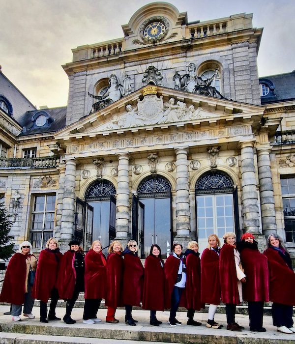 Ladies outside Chateau Vaux le Vicomte