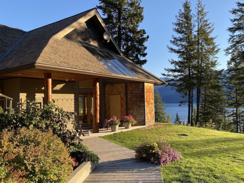 Mountain Trek wellness retreat in British Columbia