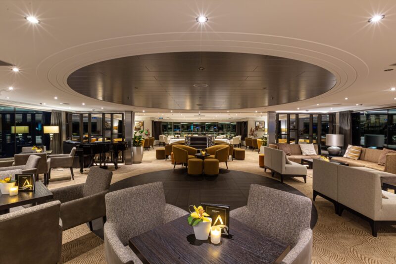 Panorama-Lounge-Evening avalon bordeaux panaroma lounge