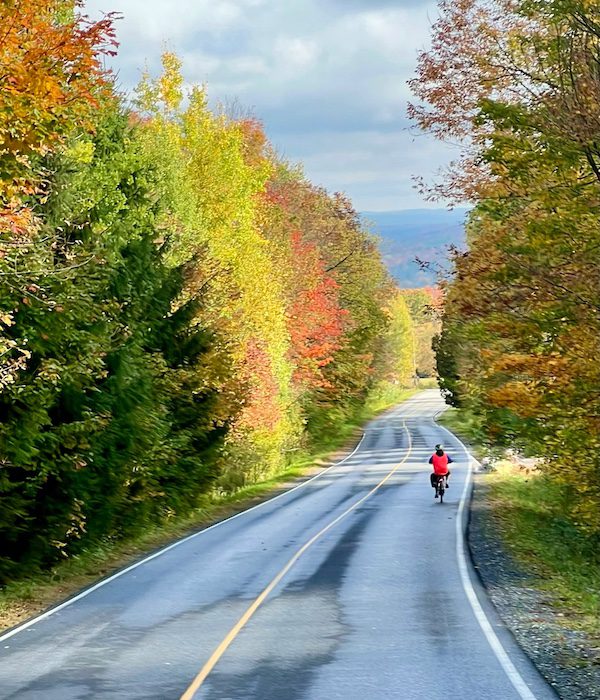 Nothing better than an open cycle path and beautiful fall scenery in Eastern Townships