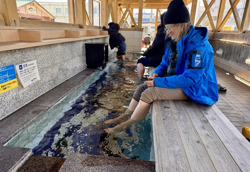Writer Jennifer Bain at the Uminoyu public footbath in Kii-Katsuura