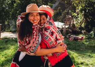 Intrepid-Travel-Peru-Sacred-Valley-visiting-the-indigenous-women-of-Huilloc-community-5843-3 peru intrepid women's trip